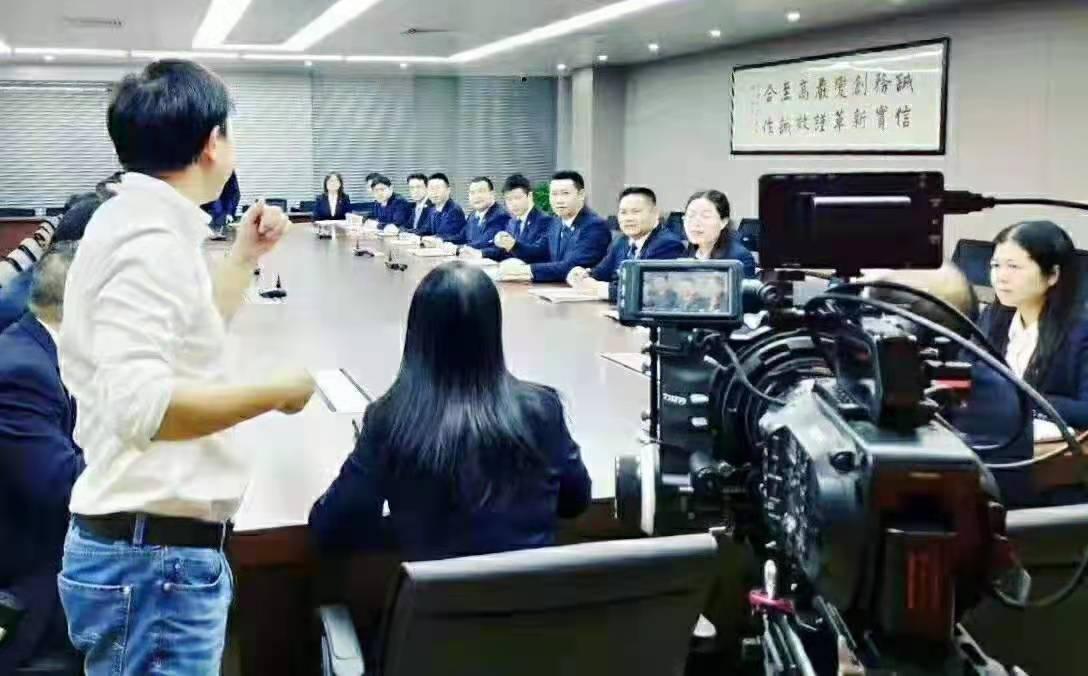 拍攝團(tuán)隊(duì)